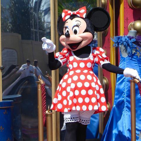 Minnie Mouse in Disneyland, Bild von Aline Dassel, pixabay.com